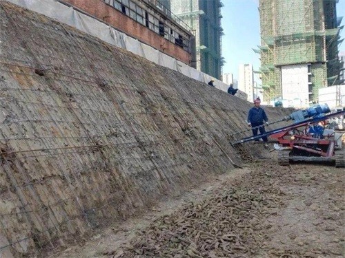 盐湖建筑边坡支护