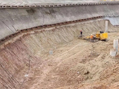 盐湖基坑边坡加固